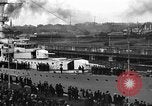 Immagine di SMS Emden uscire su un mondo crociera di formazione Wilhelmshaven Germania, 1926, secondo 32 filmato di repertorio 65675067970