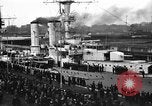 Immagine di SMS Emden uscire su un mondo crociera di formazione Wilhelmshaven Germania, 1926, secondo 41 filmato di repertorio 65675067970