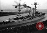 Immagine di SMS Emden uscire su un mondo crociera di formazione Wilhelmshaven Germania, 1926, secondo 44 filmato di repertorio 65675067970