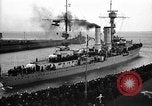Immagine di SMS Emden uscire su un mondo crociera di formazione Wilhelmshaven Germania, 1926, secondo 48 filmato di repertorio 65675067970