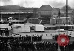 Immagine di SMS Emden uscire su un mondo crociera di formazione Wilhelmshaven Germania, 1926, secondo 62 filmato di repertorio 65675067970