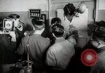 Standbild Wasserstoffbombe und Atombombe Strahlenwirkungen United States USA, 1954, aus Sekunde 7 historischem Filmmaterial Videoclip 65675067981