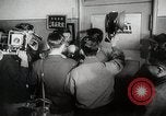 Standbild Wasserstoffbombe und Atombombe Strahlenwirkungen United States USA, 1954, aus Sekunde 8 historischem Filmmaterial Videoclip 65675067981
