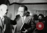 Standbild Wasserstoffbombe und Atombombe Strahlenwirkungen United States USA, 1954, aus Sekunde 12 historischem Filmmaterial Videoclip 65675067981