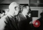 Standbild Wasserstoffbombe und Atombombe Strahlenwirkungen United States USA, 1954, aus Sekunde 14 historischem Filmmaterial Videoclip 65675067981