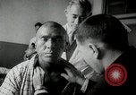 Standbild Wasserstoffbombe und Atombombe Strahlenwirkungen United States USA, 1954, aus Sekunde 29 historischem Filmmaterial Videoclip 65675067981