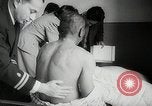Standbild Wasserstoffbombe und Atombombe Strahlenwirkungen United States USA, 1954, aus Sekunde 40 historischem Filmmaterial Videoclip 65675067981