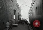 Standbild Wasserstoffbombe und Atombombe Strahlenwirkungen United States USA, 1954, aus Sekunde 46 historischem Filmmaterial Videoclip 65675067981