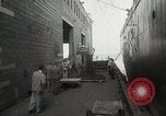 Standbild Wasserstoffbombe und Atombombe Strahlenwirkungen United States USA, 1954, aus Sekunde 47 historischem Filmmaterial Videoclip 65675067981