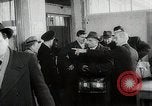 Standbild Flüchtling Registration Center Berlin Deutschland, 1954, aus Sekunde 14 historischem Filmmaterial Videoclip 65675067984