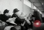 Standbild Flüchtling Registration Center Berlin Deutschland, 1954, aus Sekunde 20 historischem Filmmaterial Videoclip 65675067984