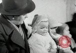 Standbild Flüchtling Registration Center Berlin Deutschland, 1954, aus Sekunde 23 historischem Filmmaterial Videoclip 65675067984