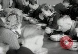 Standbild Flüchtling Registration Center Berlin Deutschland, 1954, aus Sekunde 30 historischem Filmmaterial Videoclip 65675067984