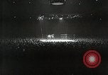 Standbild goldene Handschuhe Inter-City New York United States USA, 1954, aus Sekunde 8 historischem Filmmaterial Videoclip 65675067986