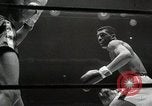 Standbild goldene Handschuhe Inter-City New York United States USA, 1954, aus Sekunde 16 historischem Filmmaterial Videoclip 65675067986