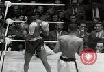 Standbild goldene Handschuhe Inter-City New York United States USA, 1954, aus Sekunde 22 historischem Filmmaterial Videoclip 65675067986