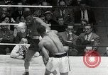 Standbild goldene Handschuhe Inter-City New York United States USA, 1954, aus Sekunde 23 historischem Filmmaterial Videoclip 65675067986