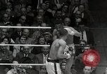 Standbild goldene Handschuhe Inter-City New York United States USA, 1954, aus Sekunde 25 historischem Filmmaterial Videoclip 65675067986