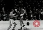 Standbild goldene Handschuhe Inter-City New York United States USA, 1954, aus Sekunde 26 historischem Filmmaterial Videoclip 65675067986