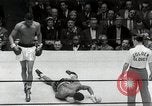 Standbild goldene Handschuhe Inter-City New York United States USA, 1954, aus Sekunde 28 historischem Filmmaterial Videoclip 65675067986
