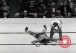 Standbild goldene Handschuhe Inter-City New York United States USA, 1954, aus Sekunde 33 historischem Filmmaterial Videoclip 65675067986