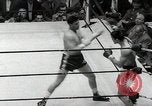 Standbild goldene Handschuhe Inter-City New York United States USA, 1954, aus Sekunde 39 historischem Filmmaterial Videoclip 65675067986