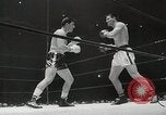 Standbild goldene Handschuhe Inter-City New York United States USA, 1954, aus Sekunde 42 historischem Filmmaterial Videoclip 65675067986