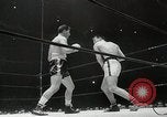 Standbild goldene Handschuhe Inter-City New York United States USA, 1954, aus Sekunde 43 historischem Filmmaterial Videoclip 65675067986