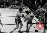 Standbild goldene Handschuhe Inter-City New York United States USA, 1954, aus Sekunde 47 historischem Filmmaterial Videoclip 65675067986