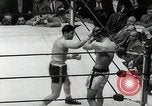 Standbild goldene Handschuhe Inter-City New York United States USA, 1954, aus Sekunde 48 historischem Filmmaterial Videoclip 65675067986