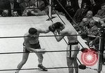 Standbild goldene Handschuhe Inter-City New York United States USA, 1954, aus Sekunde 55 historischem Filmmaterial Videoclip 65675067986