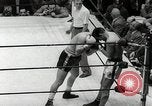Standbild goldene Handschuhe Inter-City New York United States USA, 1954, aus Sekunde 62 historischem Filmmaterial Videoclip 65675067986