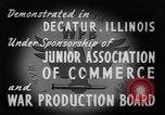 Standbild Jalopies Parade Decatur Illinois USA, 1943, aus Sekunde 23 historischem Filmmaterial Videoclip 65675067989
