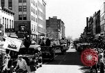 Standbild Schrott Jalopy Parade in Zweiten Weltkrieg Decatur Illinois USA, 1943, aus Sekunde 13 historischem Filmmaterial Videoclip 65675067990