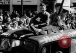 Standbild Schrott Jalopy Parade in Zweiten Weltkrieg Decatur Illinois USA, 1943, aus Sekunde 51 historischem Filmmaterial Videoclip 65675067990