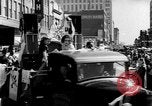 Standbild Schrott Jalopy Parade in Zweiten Weltkrieg Decatur Illinois USA, 1943, aus Sekunde 58 historischem Filmmaterial Videoclip 65675067990