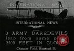 Immagine di Acrobazie di aria Rantoul Illinois USA, 1921, secondo 10 filmato di repertorio 65675068000