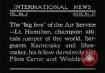 Immagine di Acrobazie di aria Rantoul Illinois USA, 1921, secondo 13 filmato di repertorio 65675068000