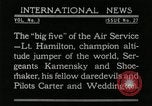 Immagine di Acrobazie di aria Rantoul Illinois USA, 1921, secondo 22 filmato di repertorio 65675068000