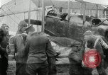 Immagine di Acrobazie di aria Rantoul Illinois USA, 1921, secondo 39 filmato di repertorio 65675068000
