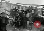 Immagine di Acrobazie di aria Rantoul Illinois USA, 1921, secondo 47 filmato di repertorio 65675068000