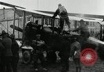 Immagine di Acrobazie di aria Rantoul Illinois USA, 1921, secondo 50 filmato di repertorio 65675068000