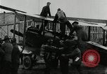 Immagine di Acrobazie di aria Rantoul Illinois USA, 1921, secondo 52 filmato di repertorio 65675068000