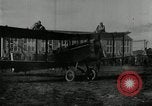 Immagine di Acrobazie di aria Rantoul Illinois USA, 1921, secondo 55 filmato di repertorio 65675068000