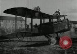 Immagine di Acrobazie di aria Rantoul Illinois USA, 1921, secondo 58 filmato di repertorio 65675068000