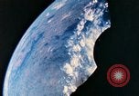 Immagine di Il pianeta terra visto dal Gemini navicella spaziale in orbita United States USA, 1966, secondo 31 filmato di repertorio 65675068013