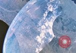 Immagine di Il pianeta terra visto dal Gemini navicella spaziale in orbita United States USA, 1966, secondo 37 filmato di repertorio 65675068013