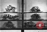 Standbild Replik von Kutschen New York United States USA, 1930, aus Sekunde 50 historischem Filmmaterial Videoclip 65675068043