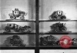 Standbild Replik von Kutschen New York United States USA, 1930, aus Sekunde 52 historischem Filmmaterial Videoclip 65675068043