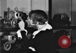 Standbild Replik von Kutschen New York United States USA, 1930, aus Sekunde 58 historischem Filmmaterial Videoclip 65675068043